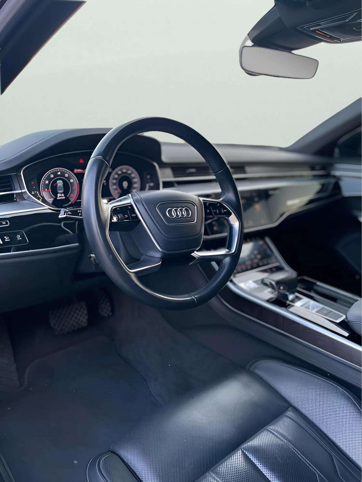 AUDI A8 - Image 8