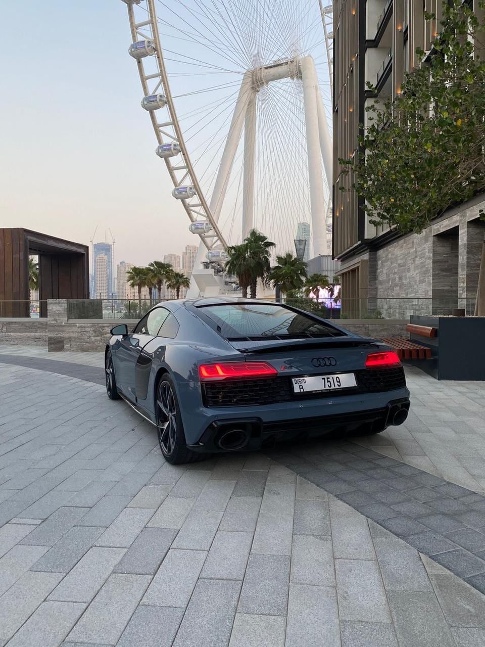 AUDI R8 V10 Coupe - Image 10