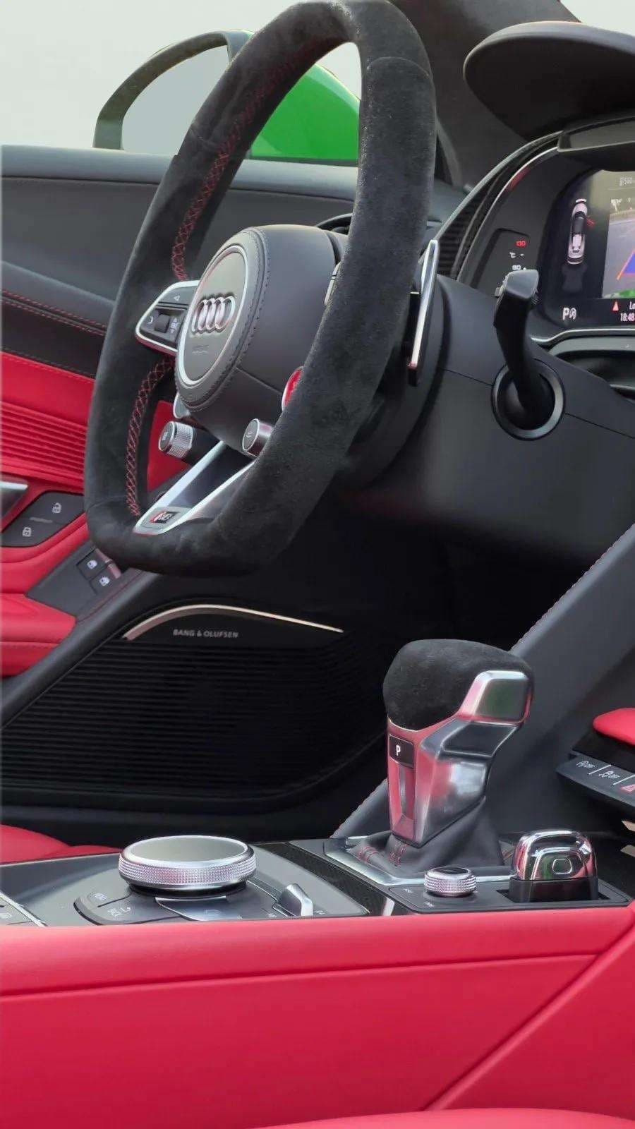 AUDI R8 V10 Coupe - Image 4