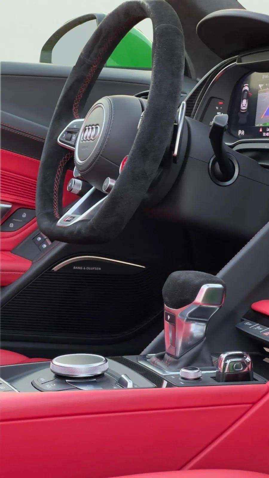 AUDI R8 V10 Coupe - Image 4