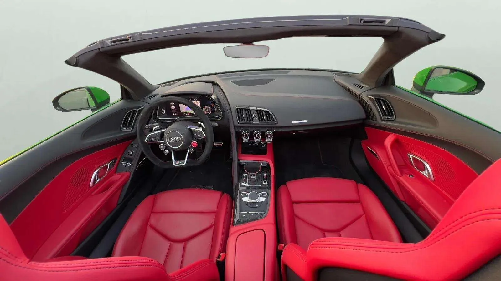 AUDI R8 V10 Coupe - Image 5