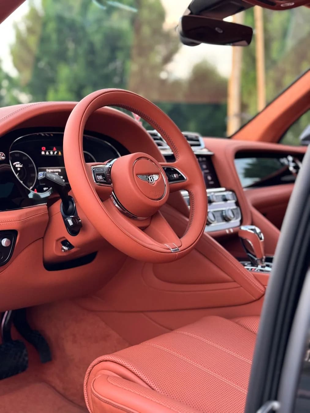 BENTLEY Bentayga - Image 4