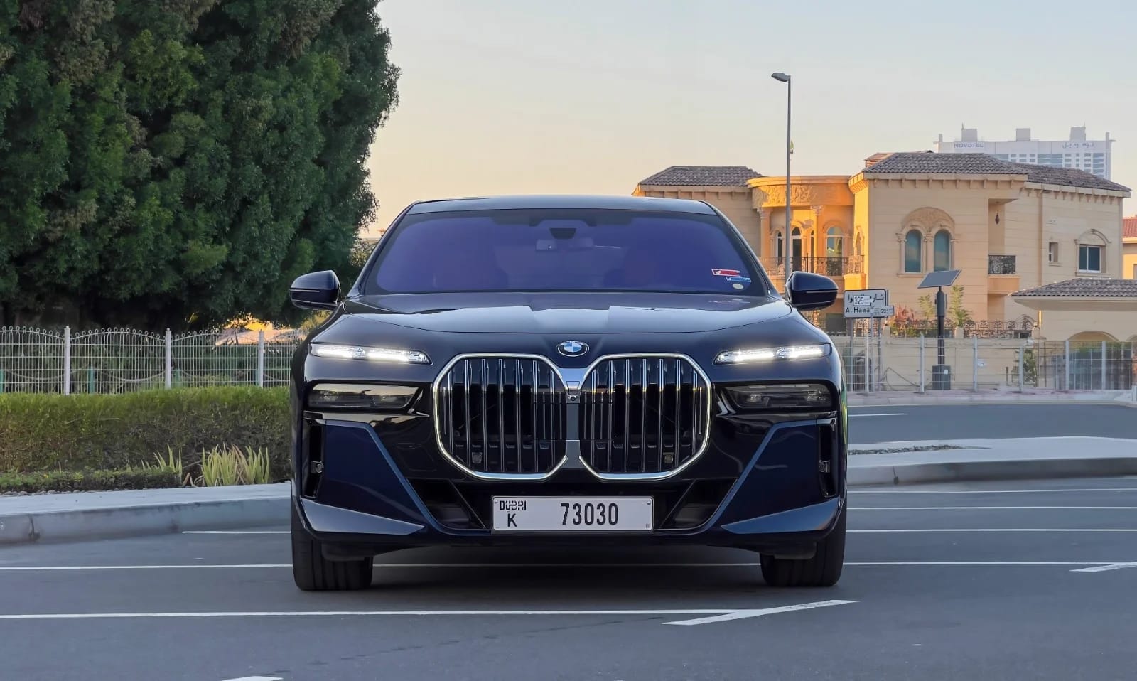 BMW 735i - Image 1