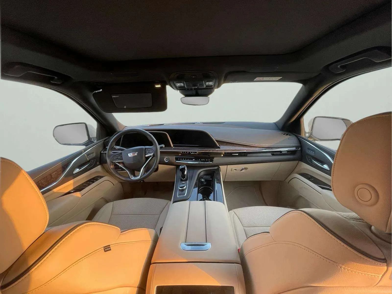 CADILLAC Escalade - Image 5