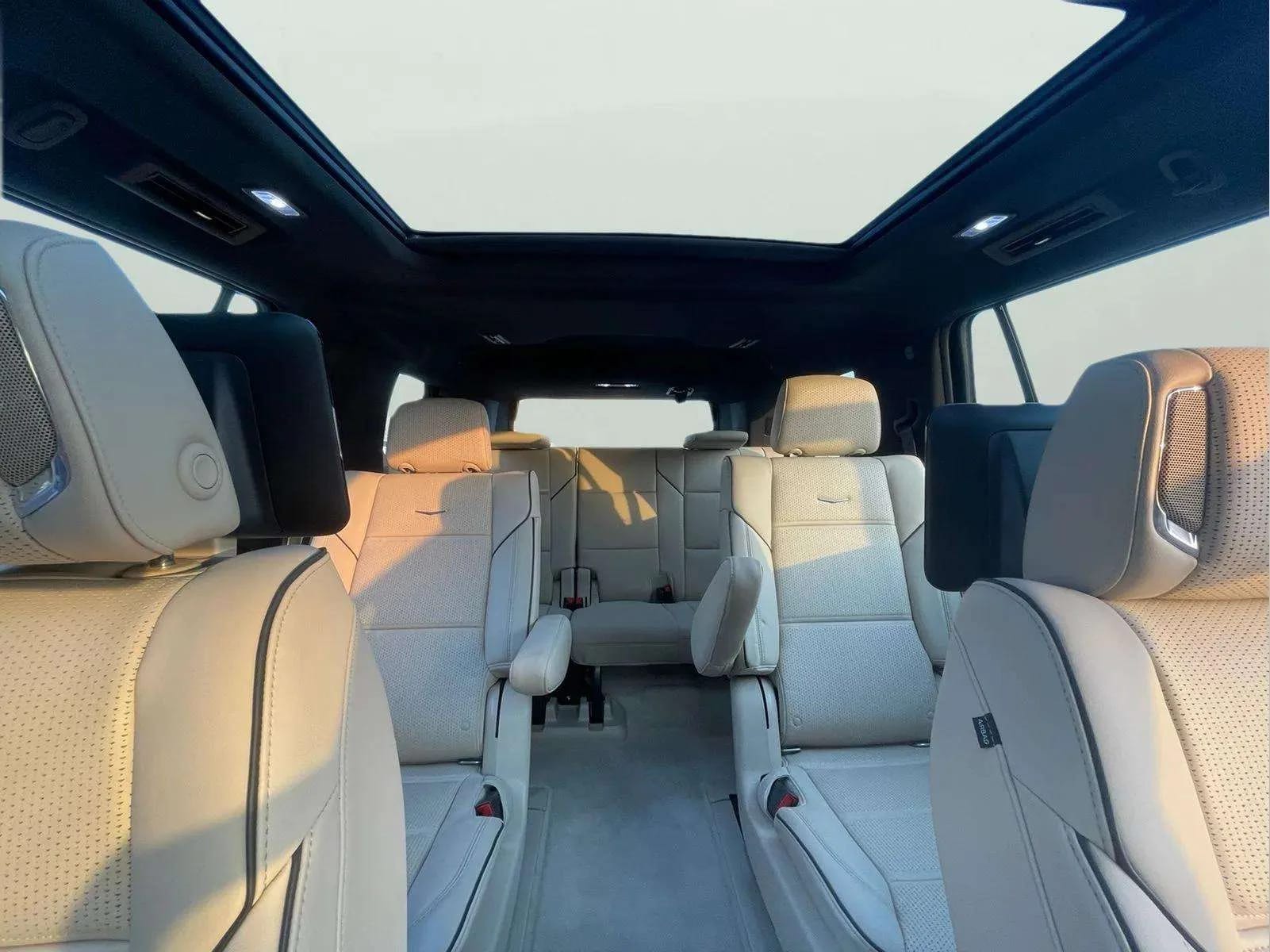 CADILLAC Escalade - Image 10