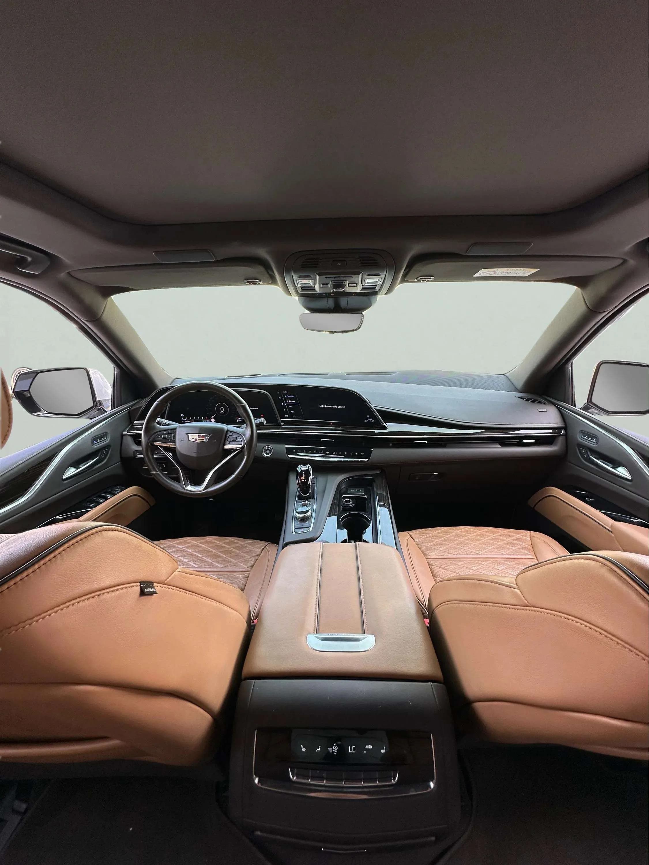 CADILLAC Escalade - Image 5