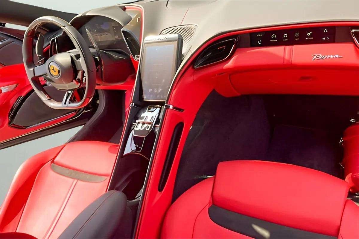 FERRARI Roma - Image 3