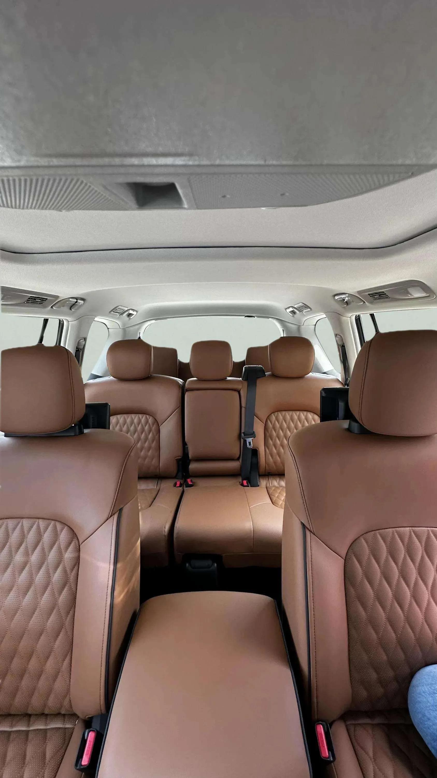 INFINITI QX80 - Image 3
