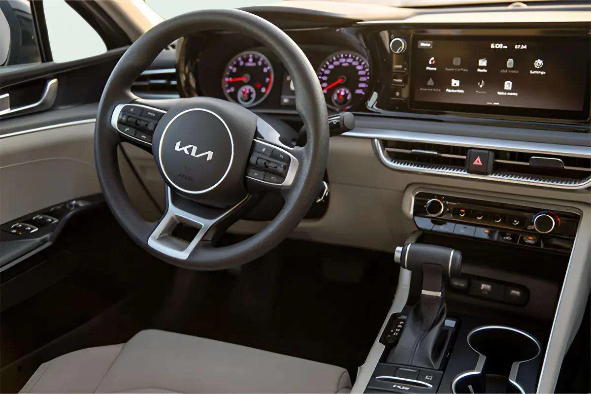 KIA K5 - Image 4