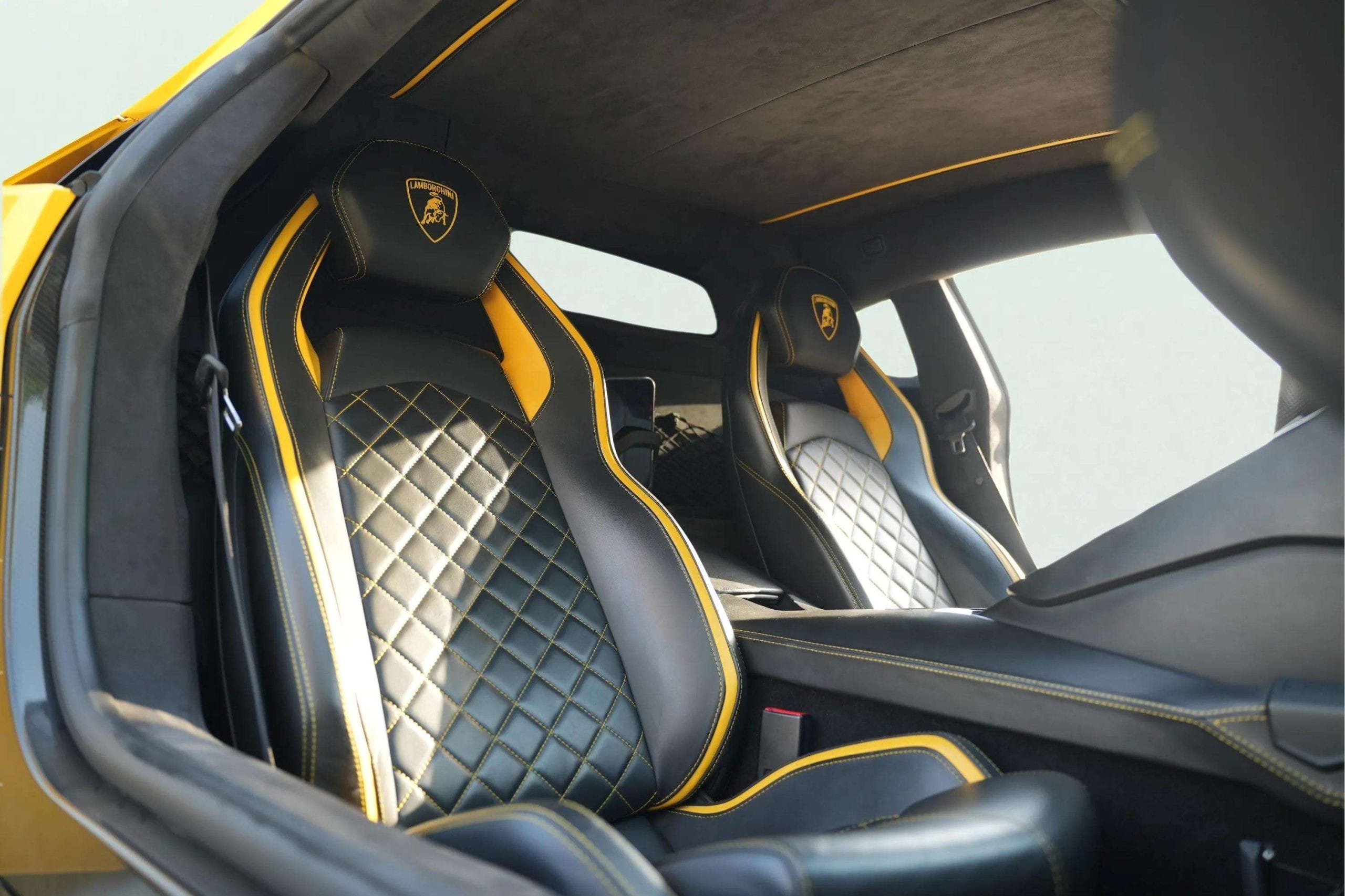 LAMBORGHINI Aventador S - Image 5