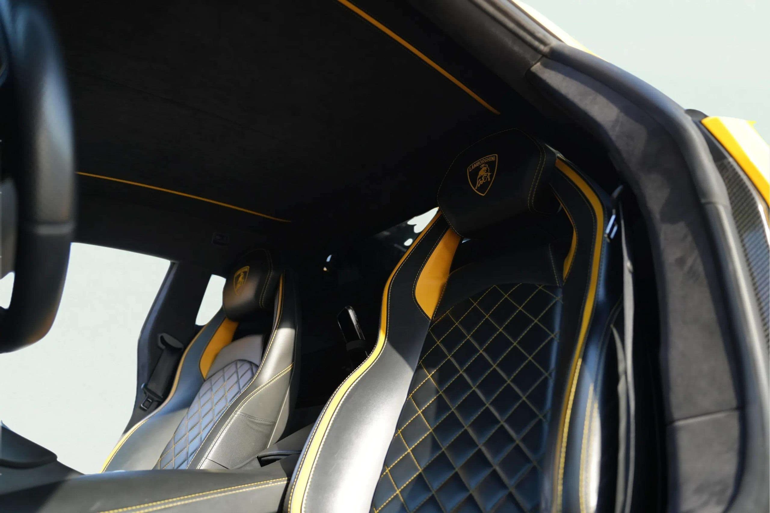 LAMBORGHINI Aventador S - Image 3