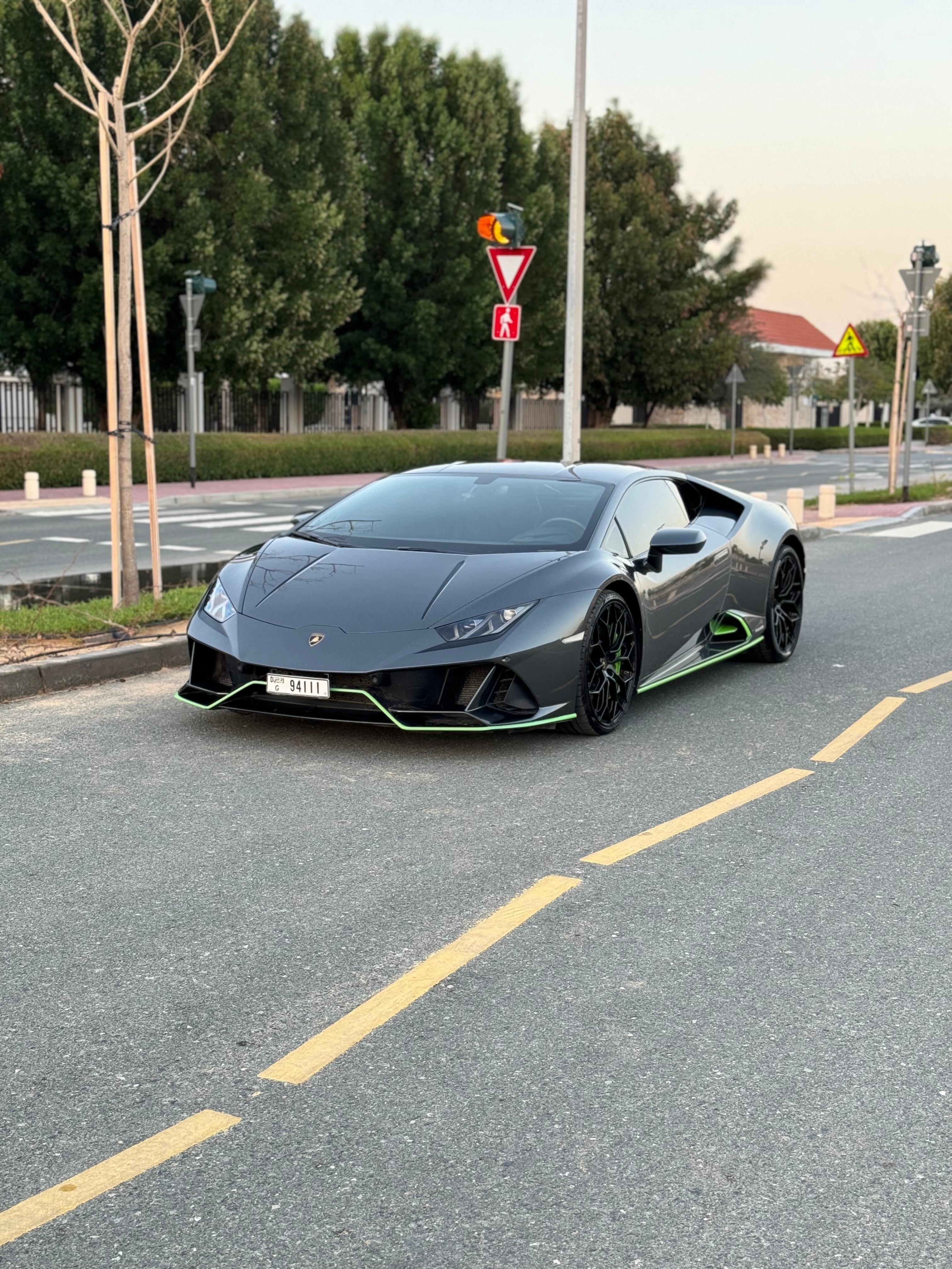 LAMBORGHINI Huracan EVO Coupe - Image 4