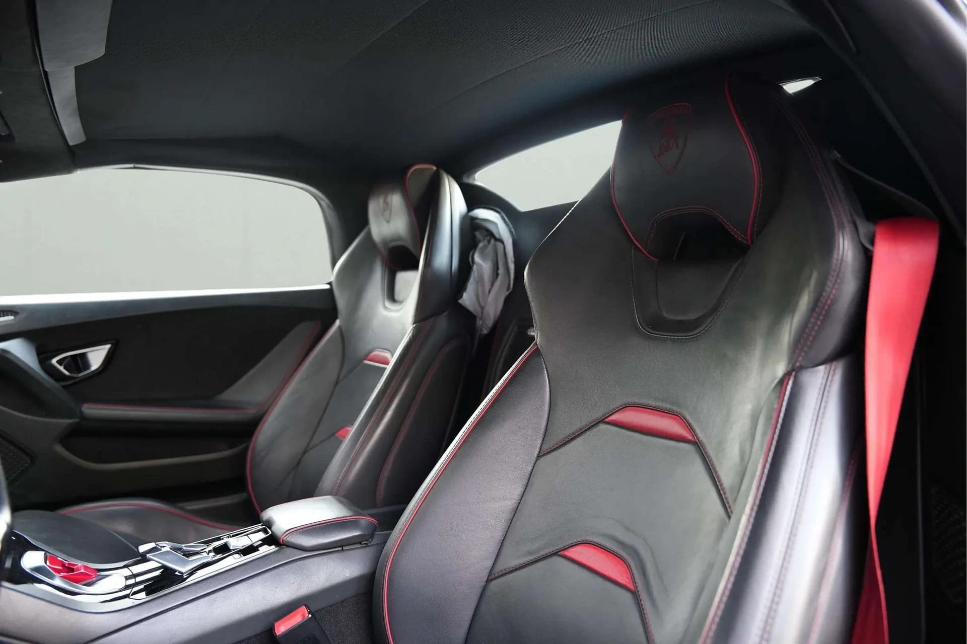 LAMBORGHINI Huracan EVO Spyder - Image 4