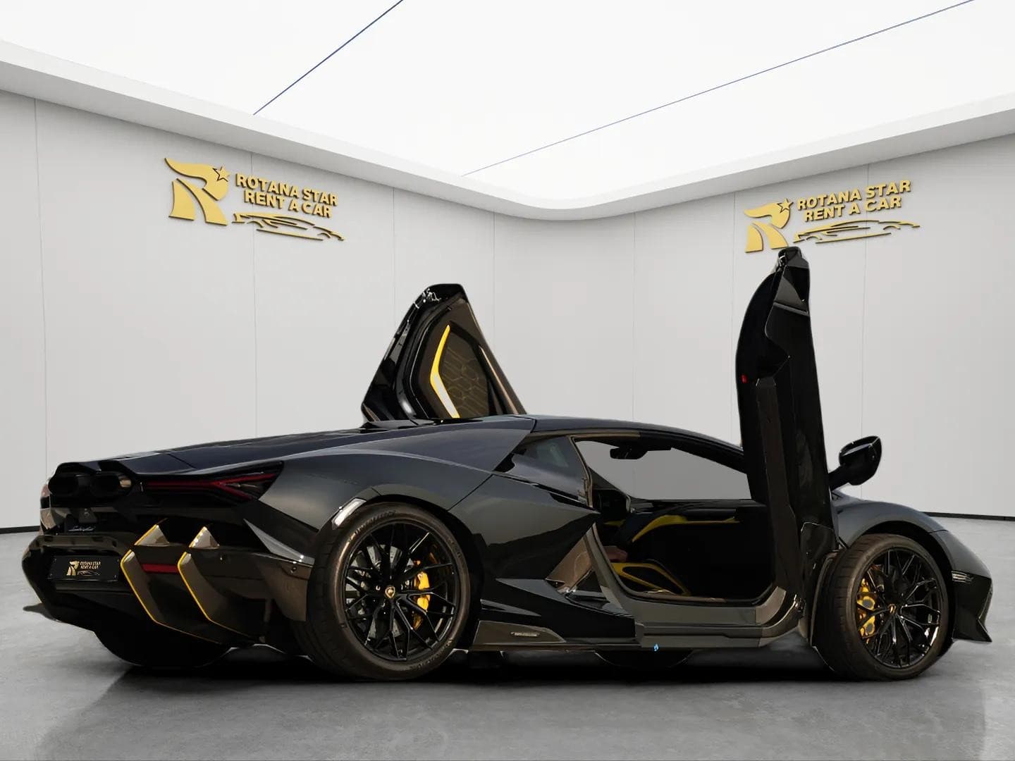 LAMBORGHINI Revuelto - Image 5