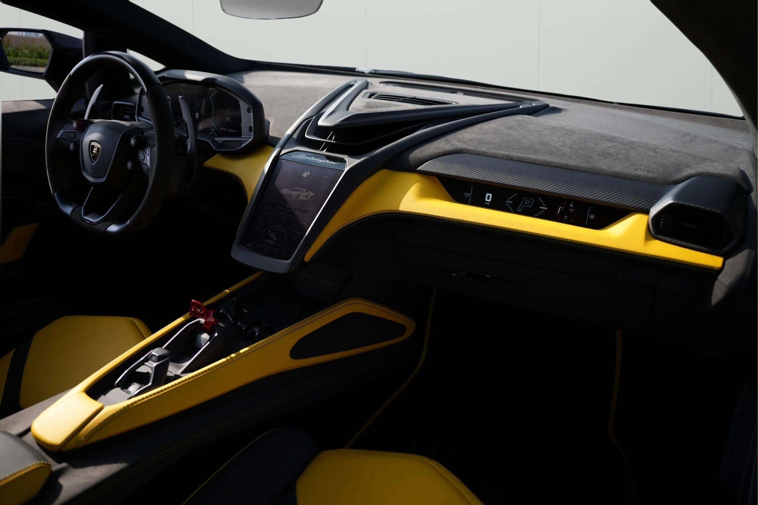 LAMBORGHINI Revuelto - Image 8