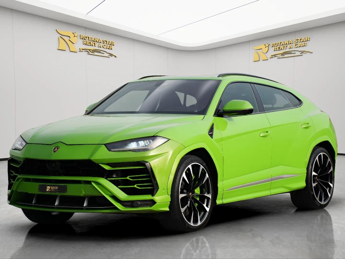 LAMBORGHINI Urus - Image 1