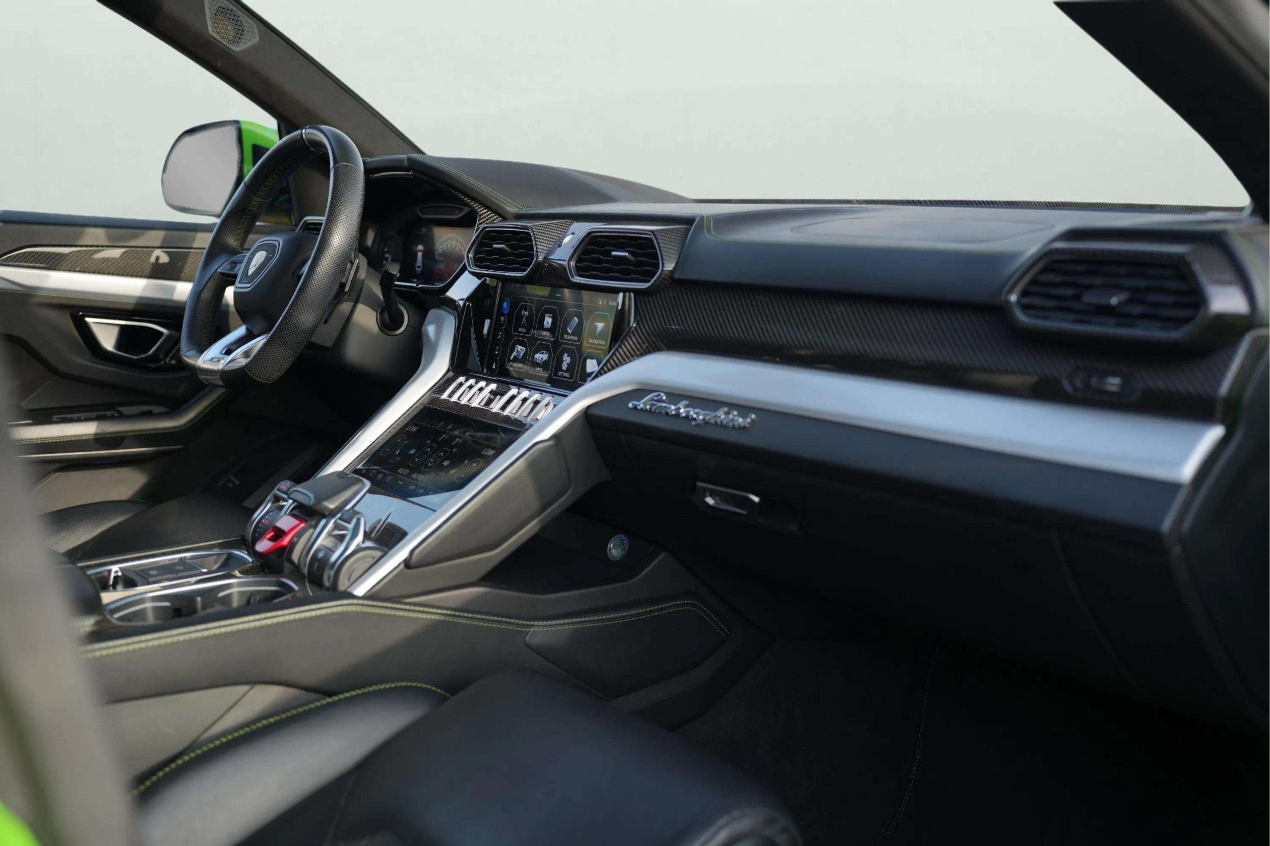 LAMBORGHINI Urus - Image 6