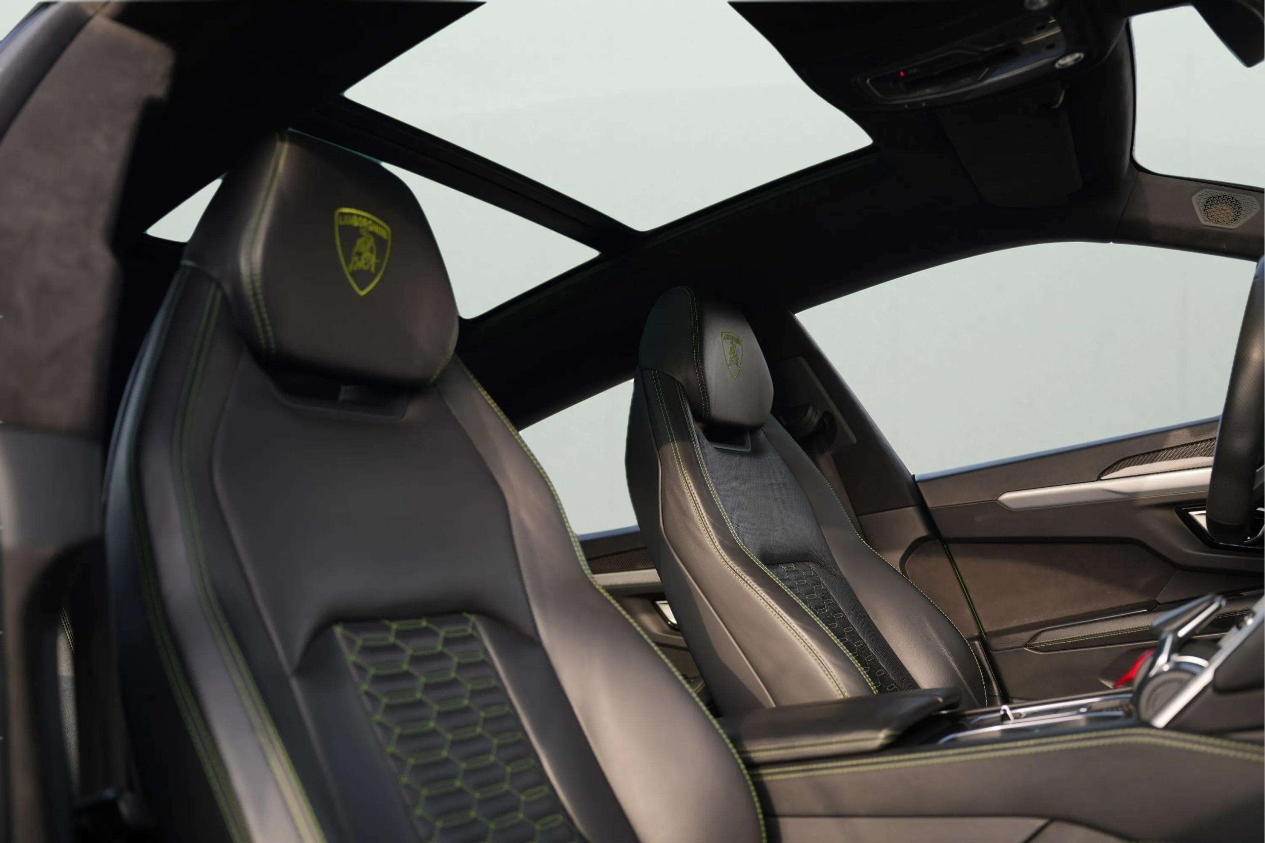 LAMBORGHINI Urus - Image 7