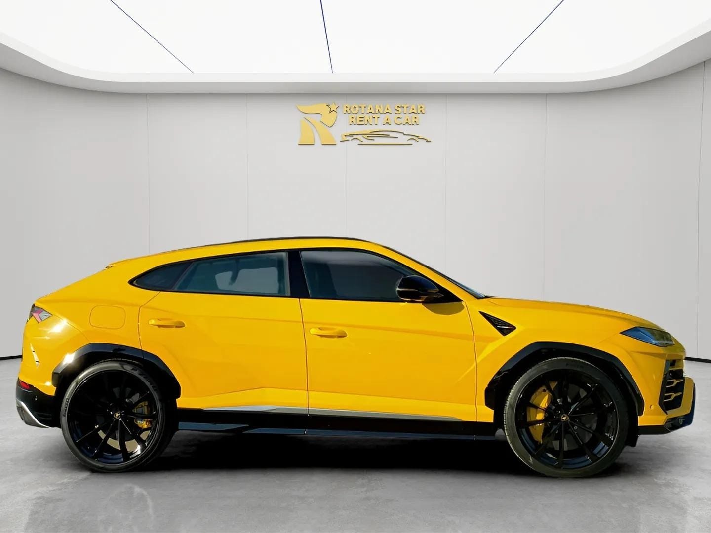LAMBORGHINI Urus - Image 3