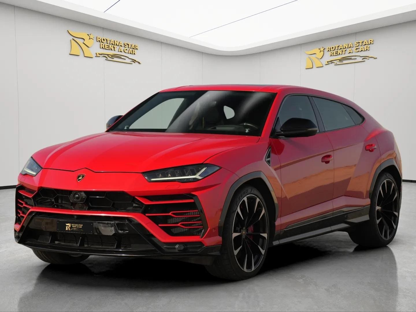 LAMBORGHINI Urus - Image 1