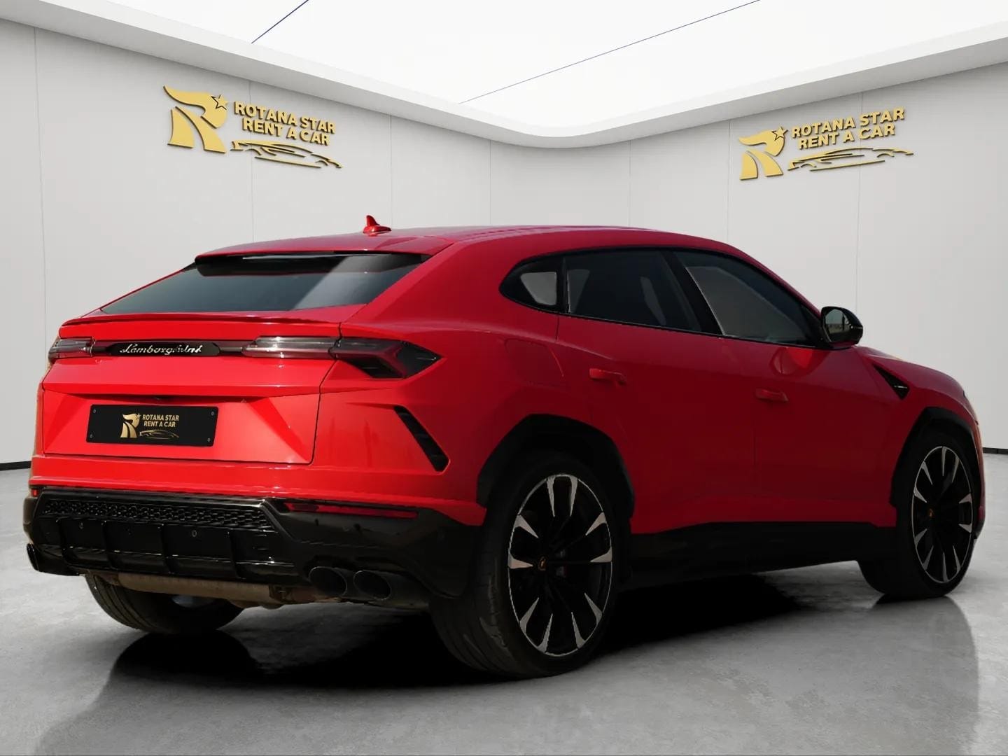 LAMBORGHINI Urus - Image 4