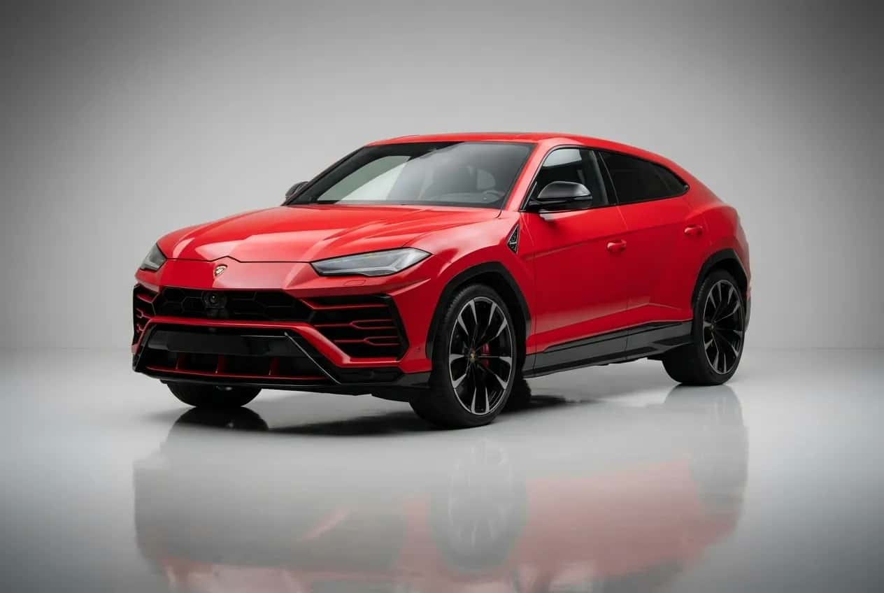 LAMBORGHINI Urus - Image 1