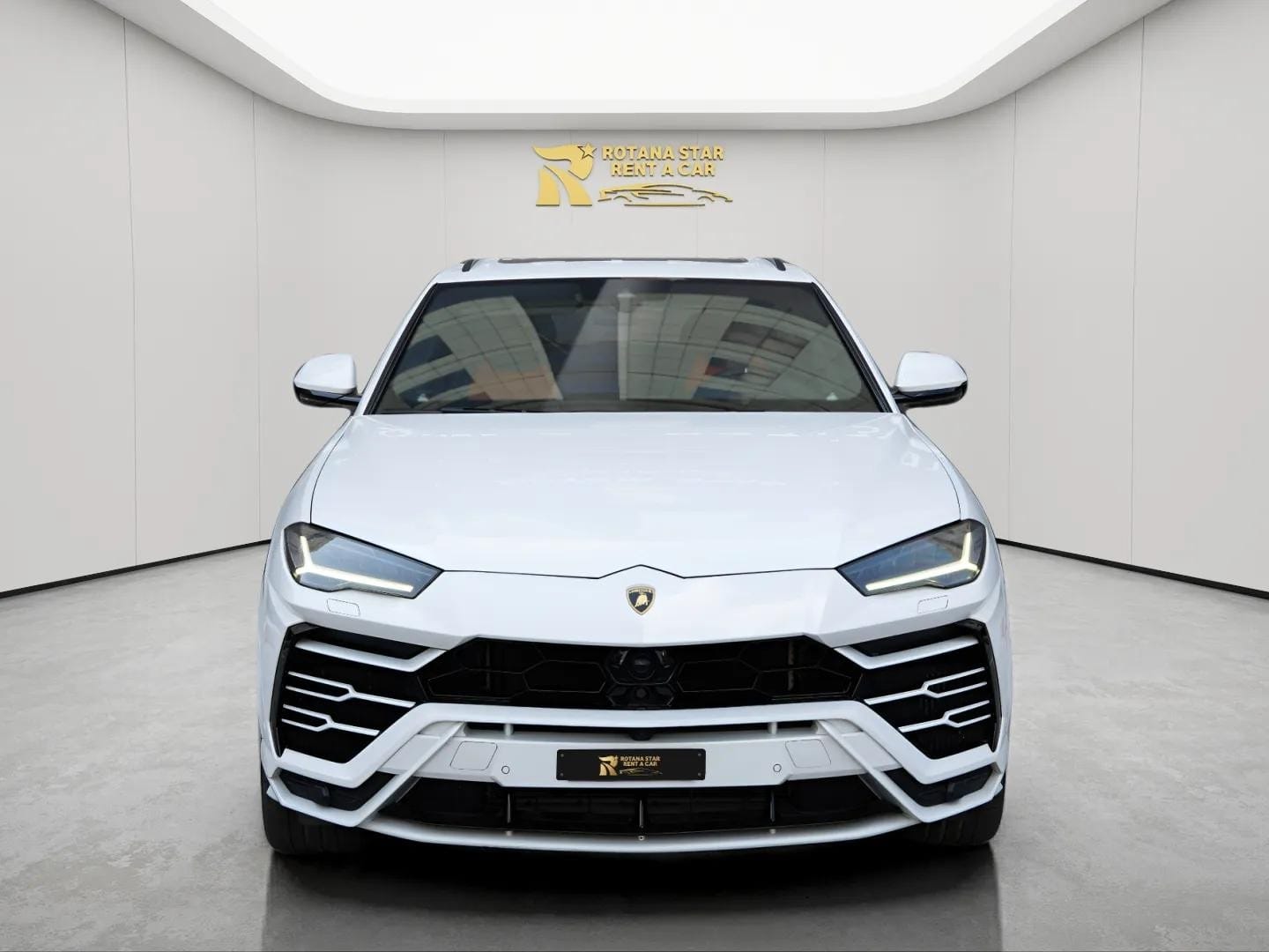 LAMBORGHINI Urus - Image 1