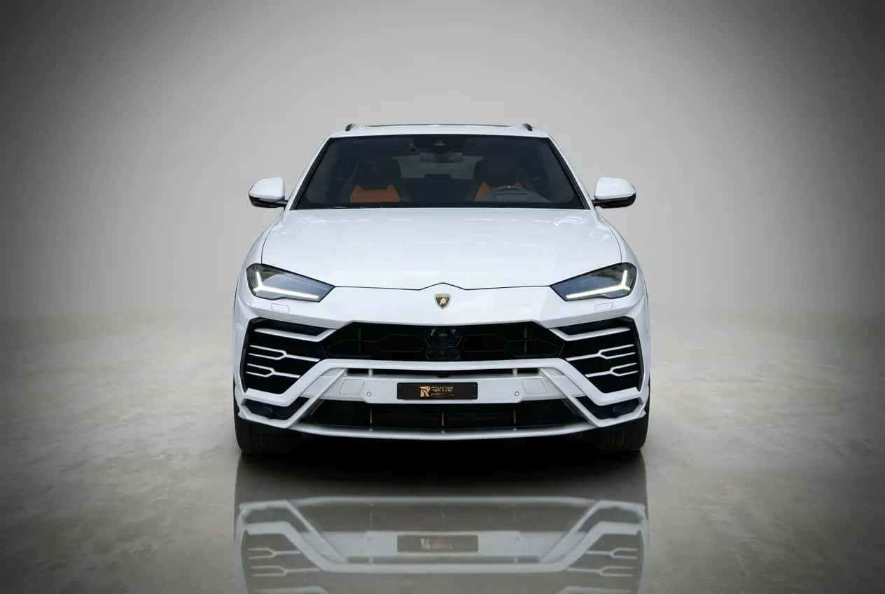 LAMBORGHINI Urus - Image 1