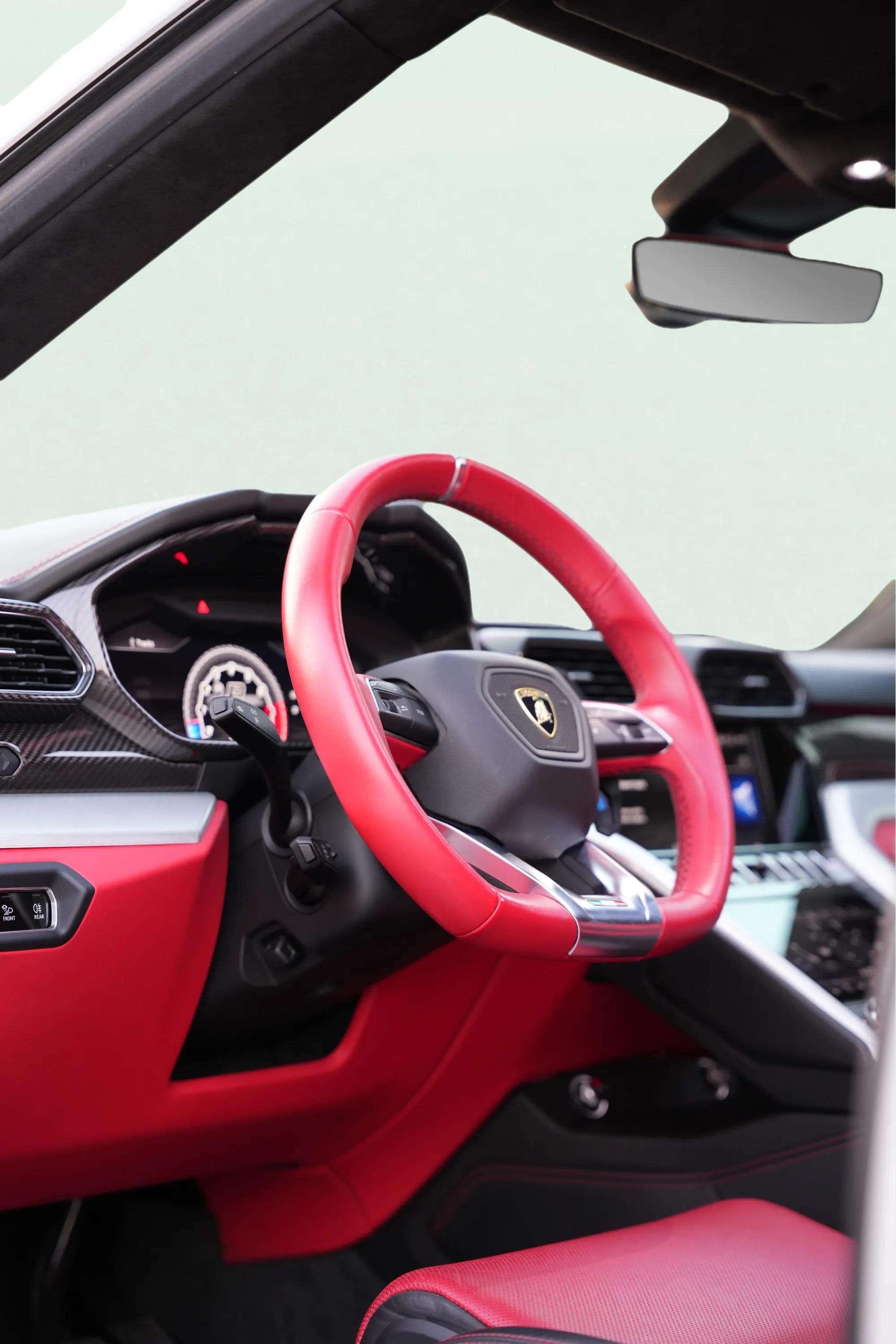 LAMBORGHINI Urus MY2 - Image 5