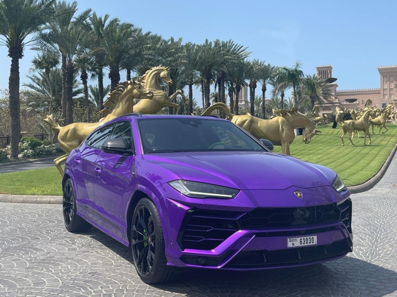 LAMBORGHINI Urus MY2 - Image 1