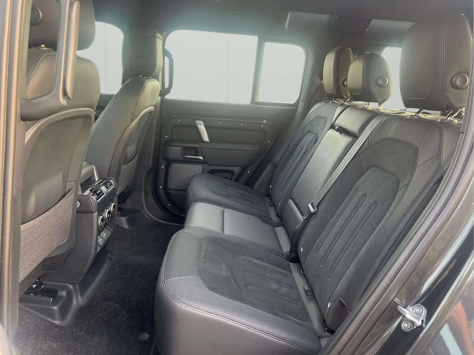 Land Rover Defender V8 - Image 5