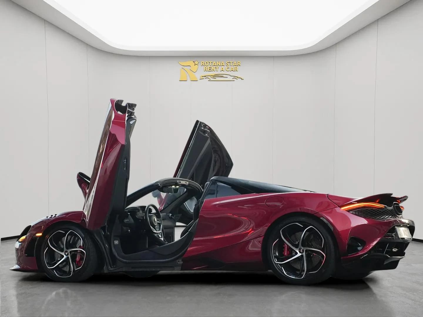 MCLAREN 750S Spider - Image 2