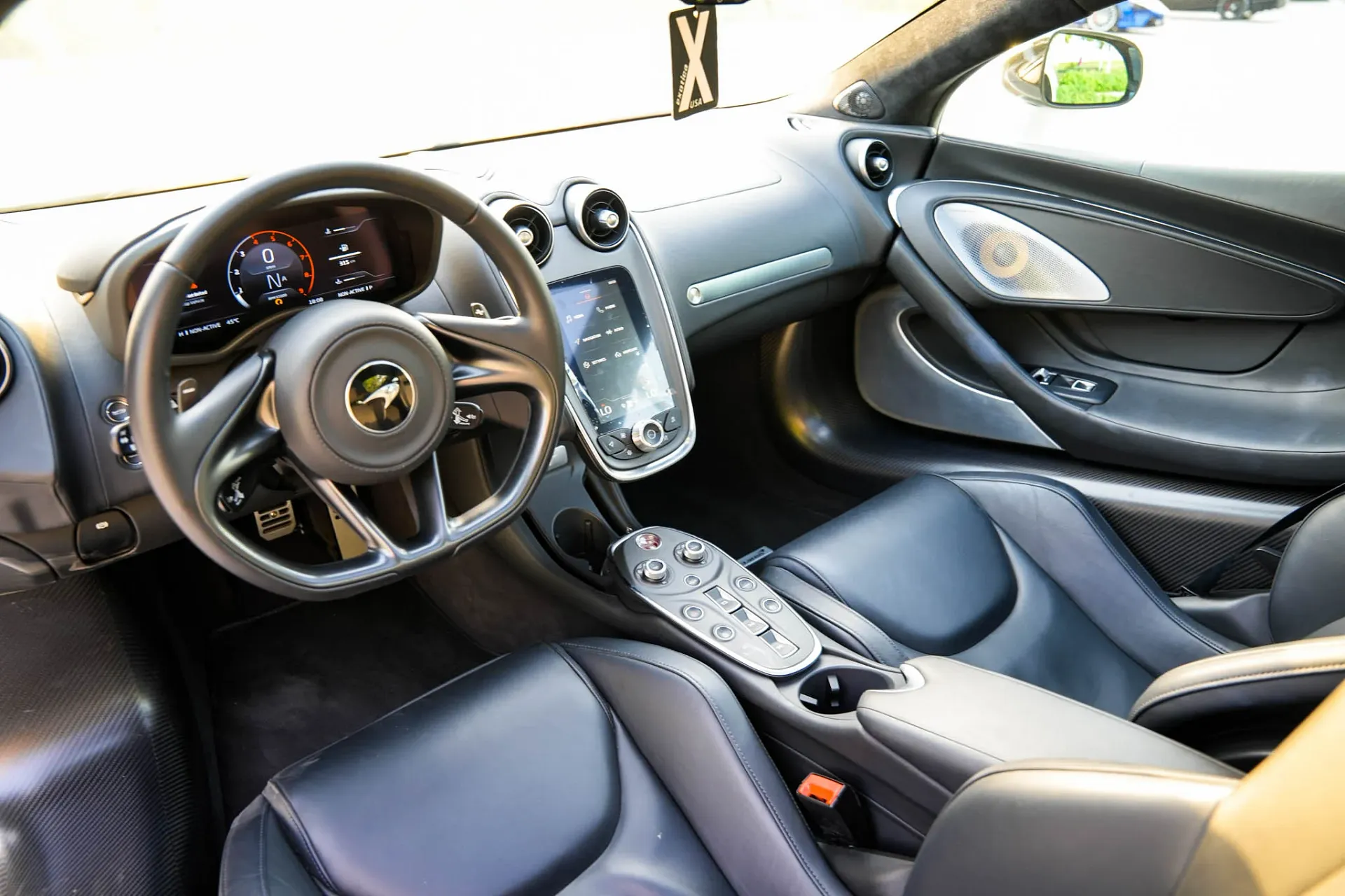 MCLAREN Artura - Image 5