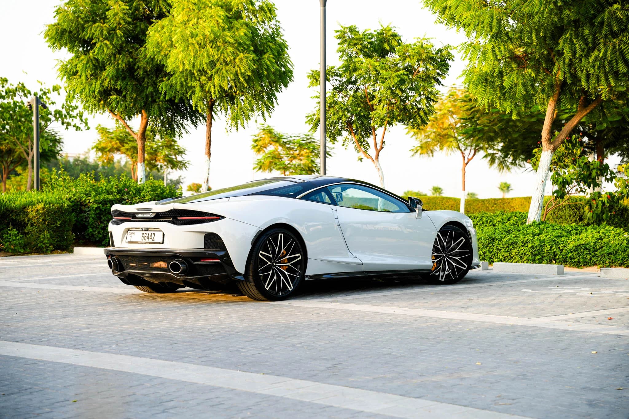 MCLAREN Artura - Image 4