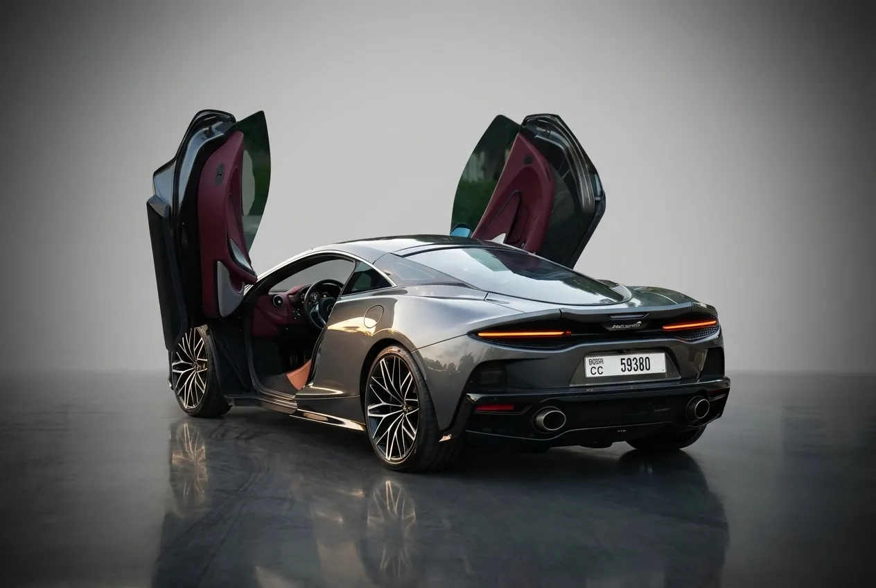 MCLAREN GT - Image 4