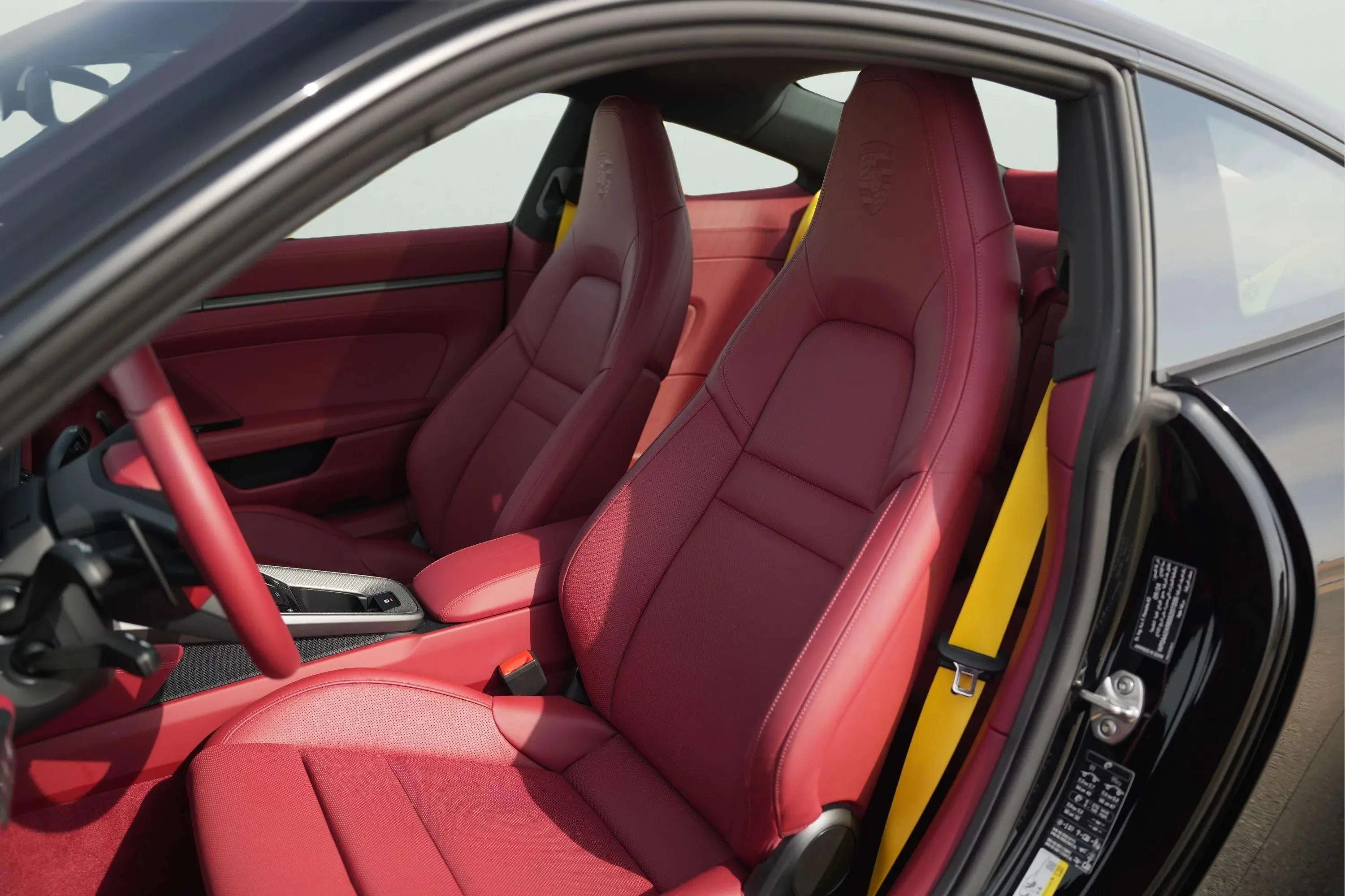 PORSCHE 911 Carrera - Image 7