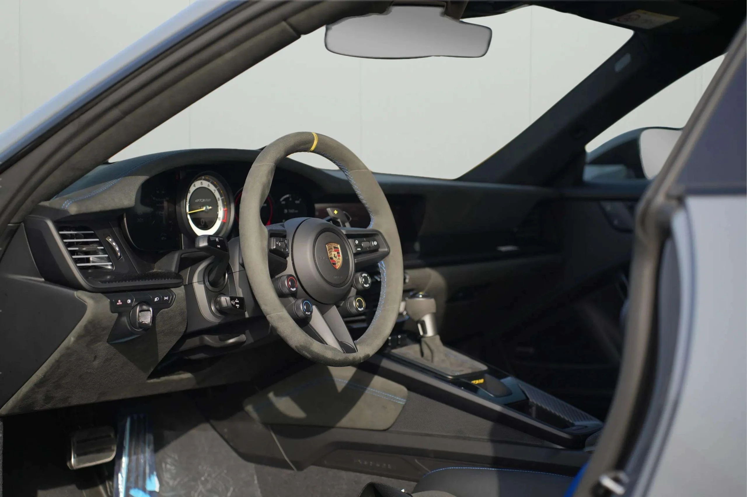 PORSCHE 911 GT3 RS - Image 9