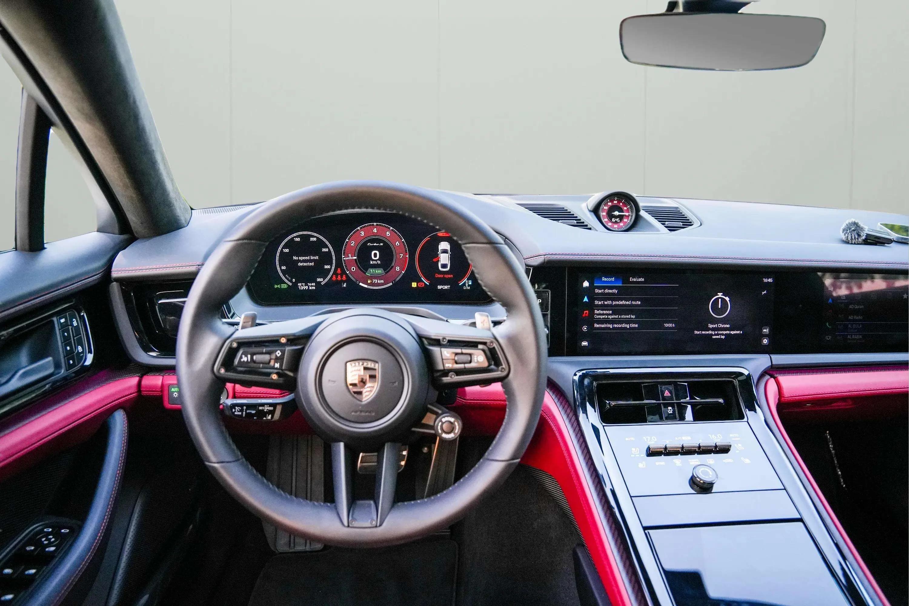 PORSCHE Panamera Turbo S E-Hybrid - Image 5