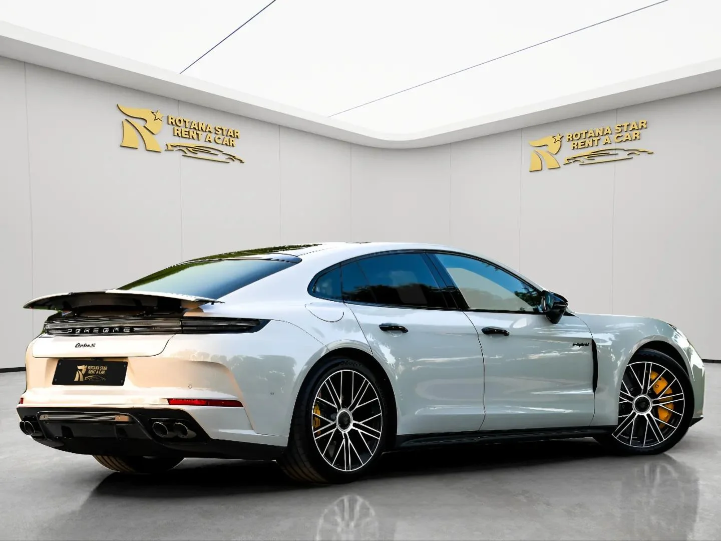 PORSCHE Panamera Turbo S E-Hybrid - Image 9