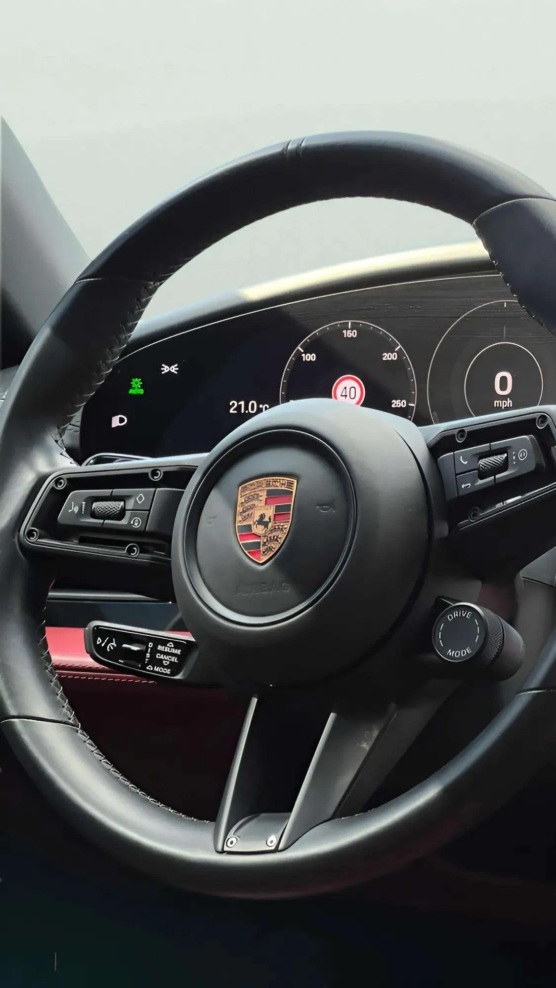 PORSCHE Taycan 4S - Image 8