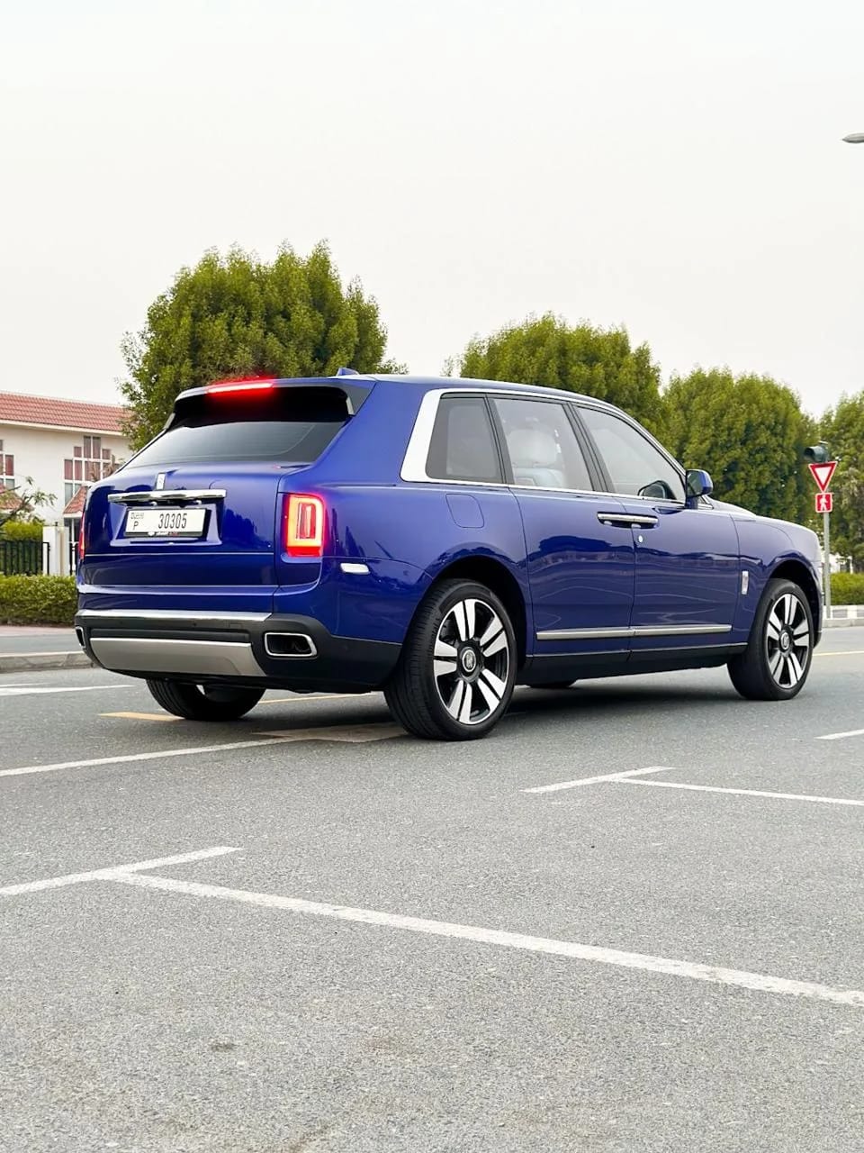 ROLLSROYCE Cullinan - Image 4
