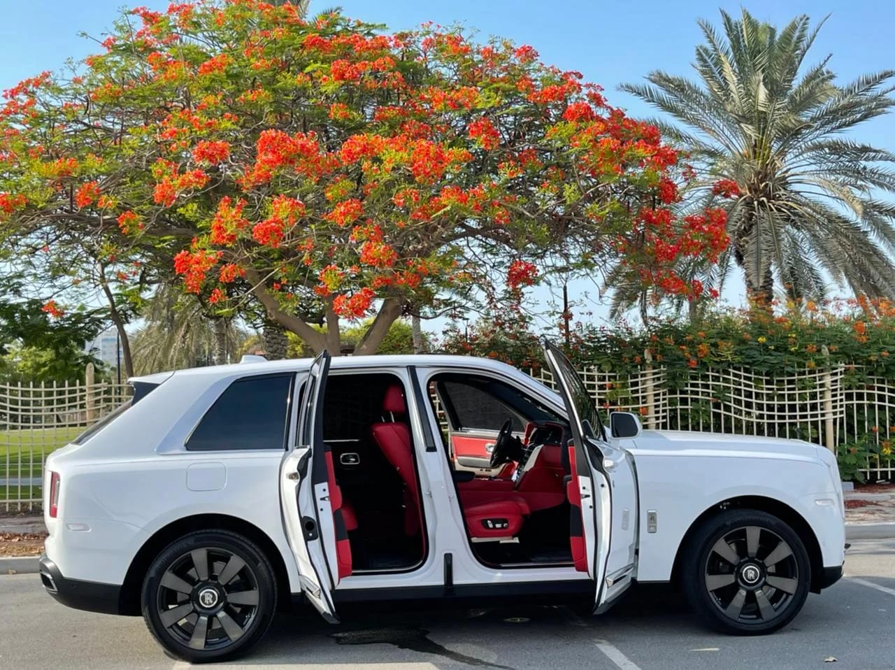 ROLLSROYCE Cullinan - Image 8