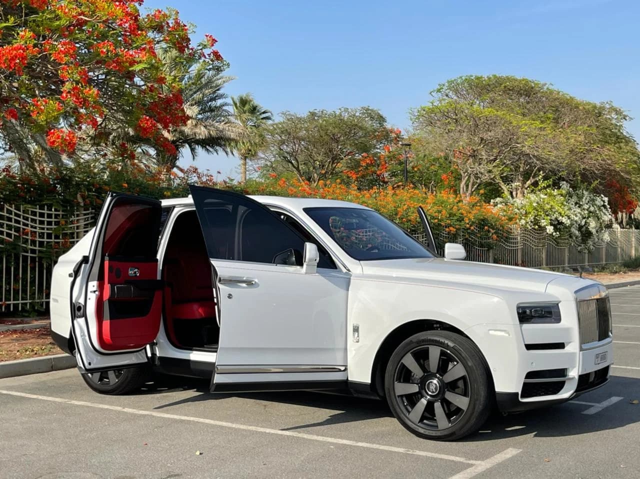 ROLLSROYCE Cullinan - Image 3