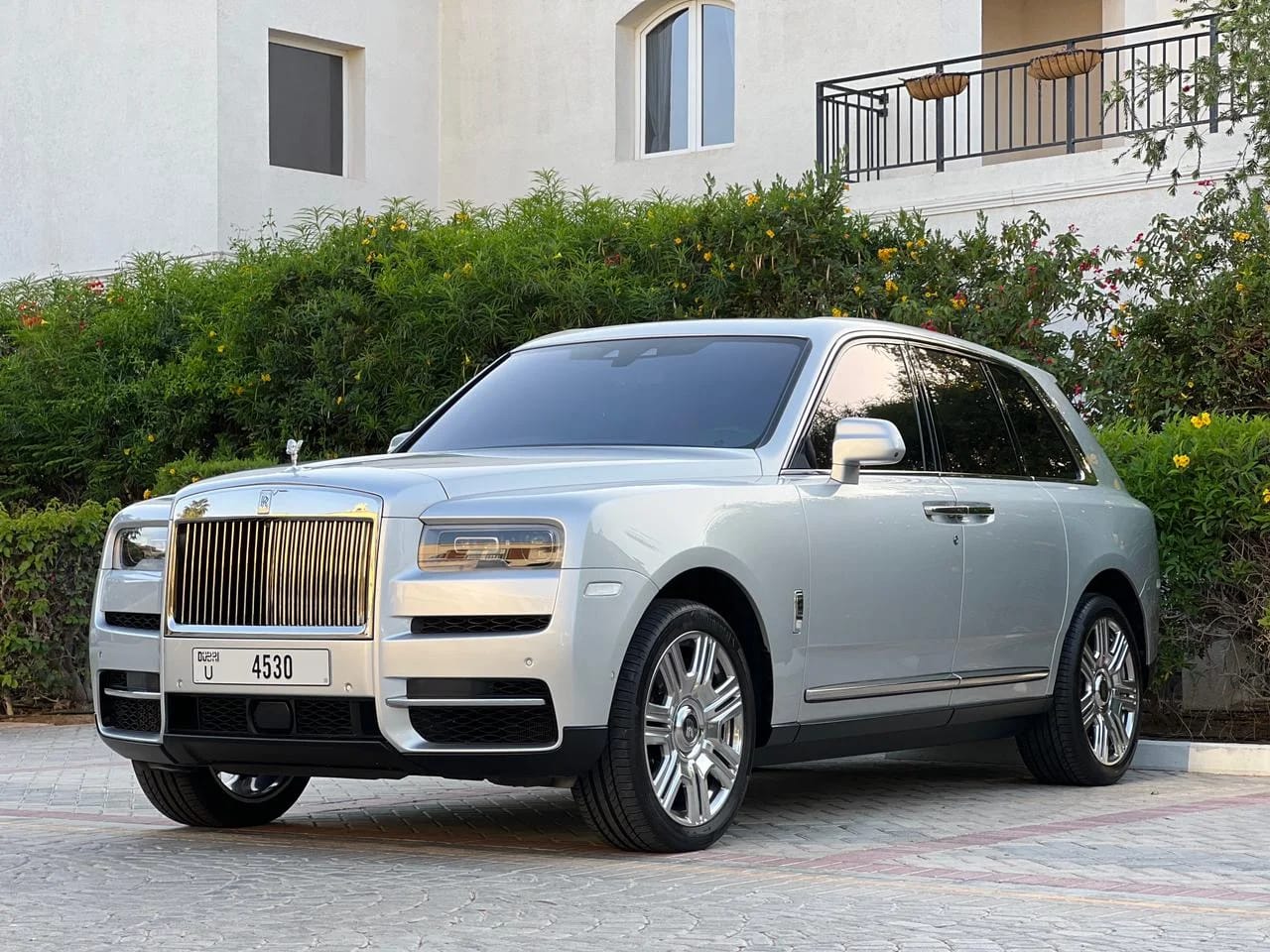 ROLLSROYCE Cullinan - Image 1