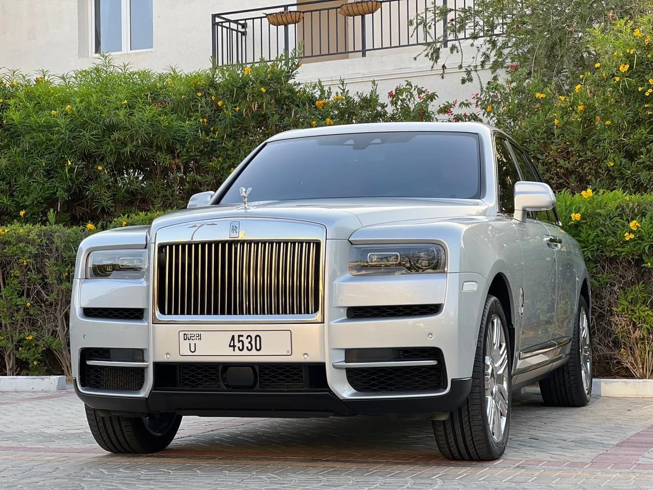 ROLLSROYCE Cullinan - Image 2