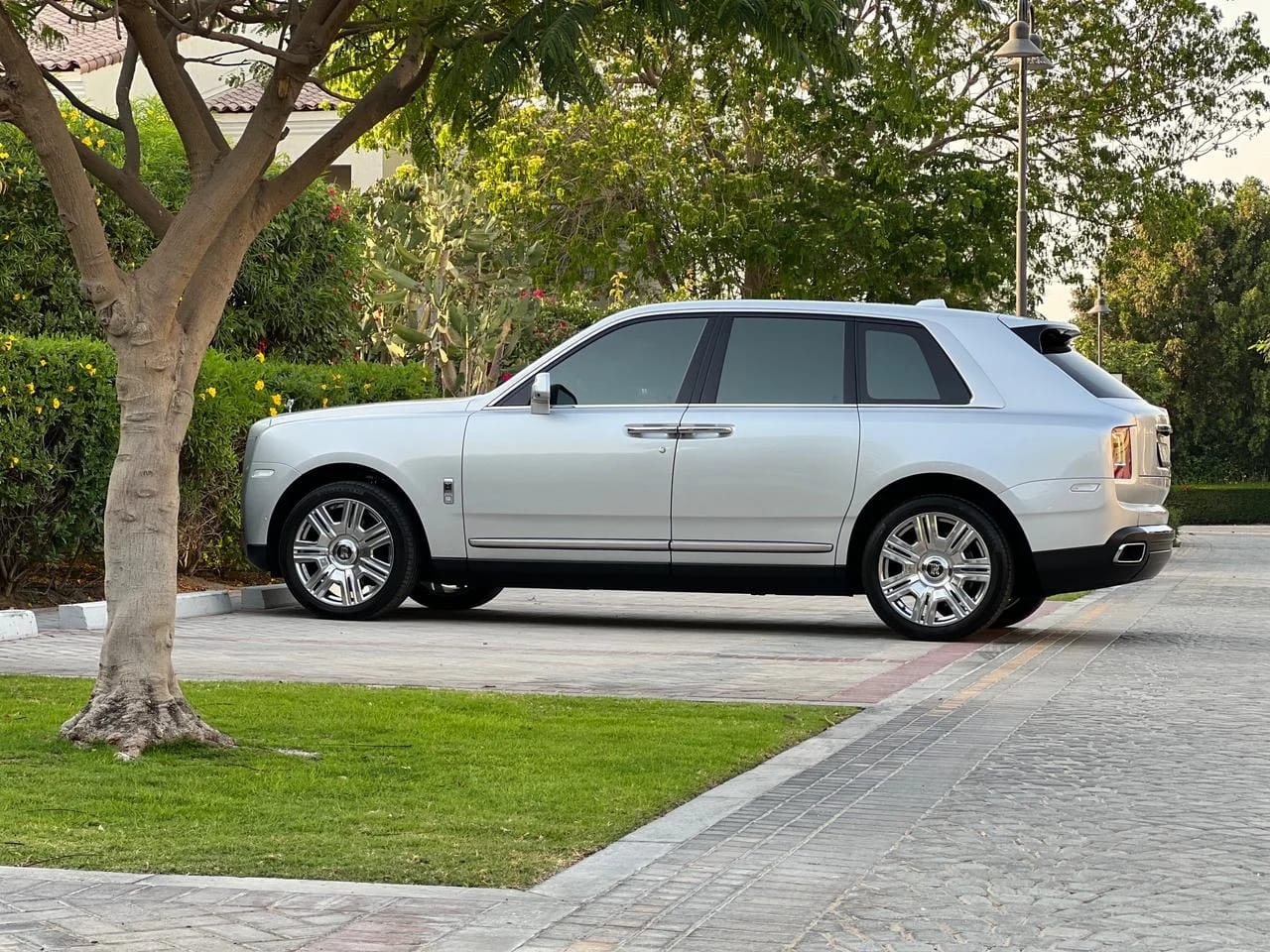 ROLLSROYCE Cullinan - Image 6