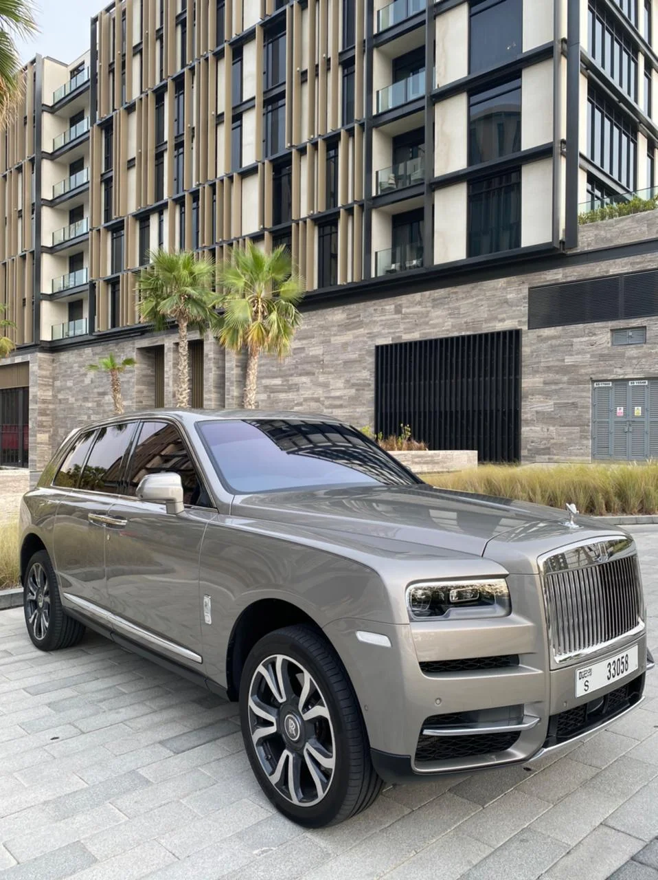 ROLLSROYCE Cullinan - Image 1
