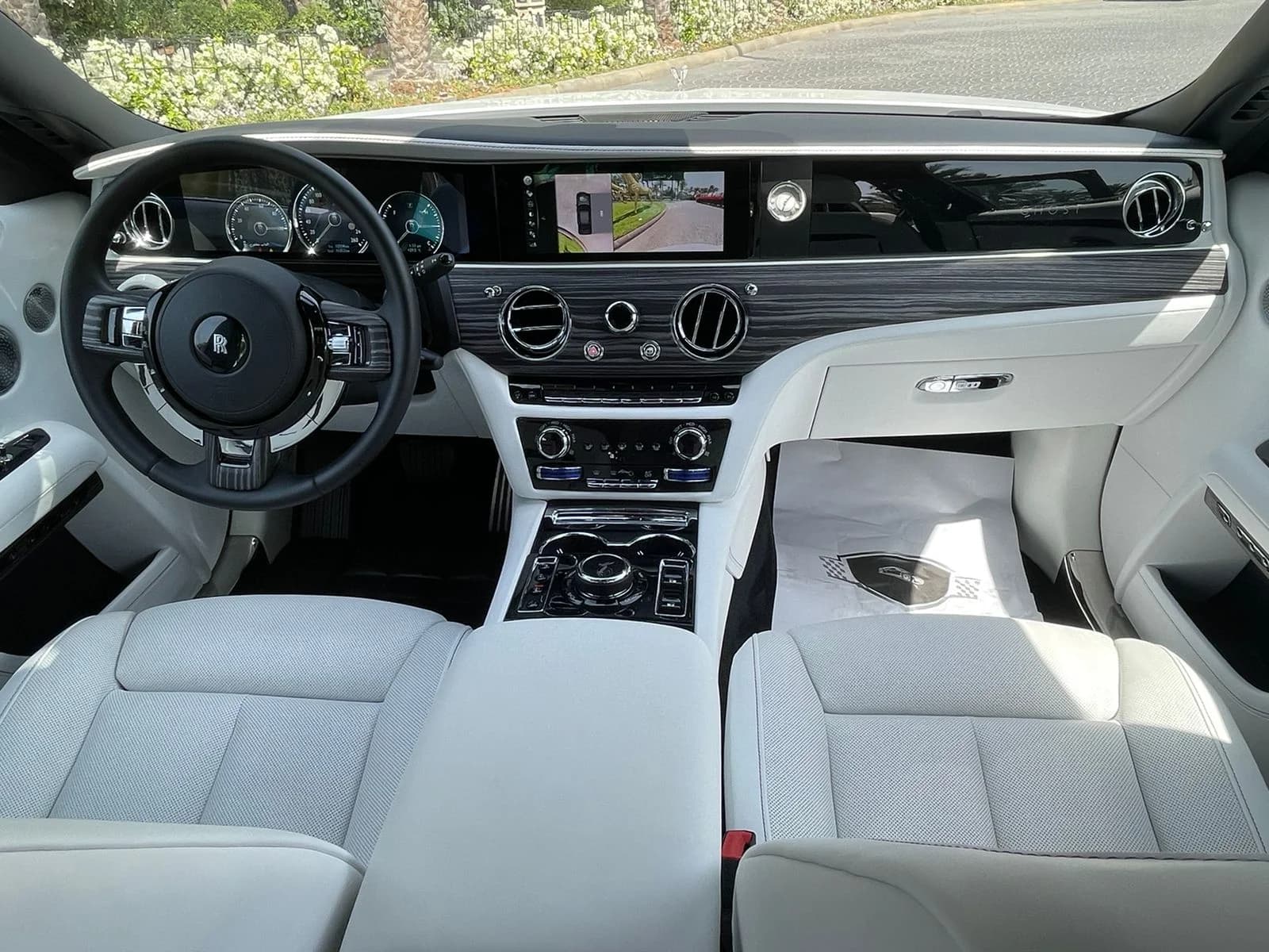 ROLLSROYCE Ghost - Image 5