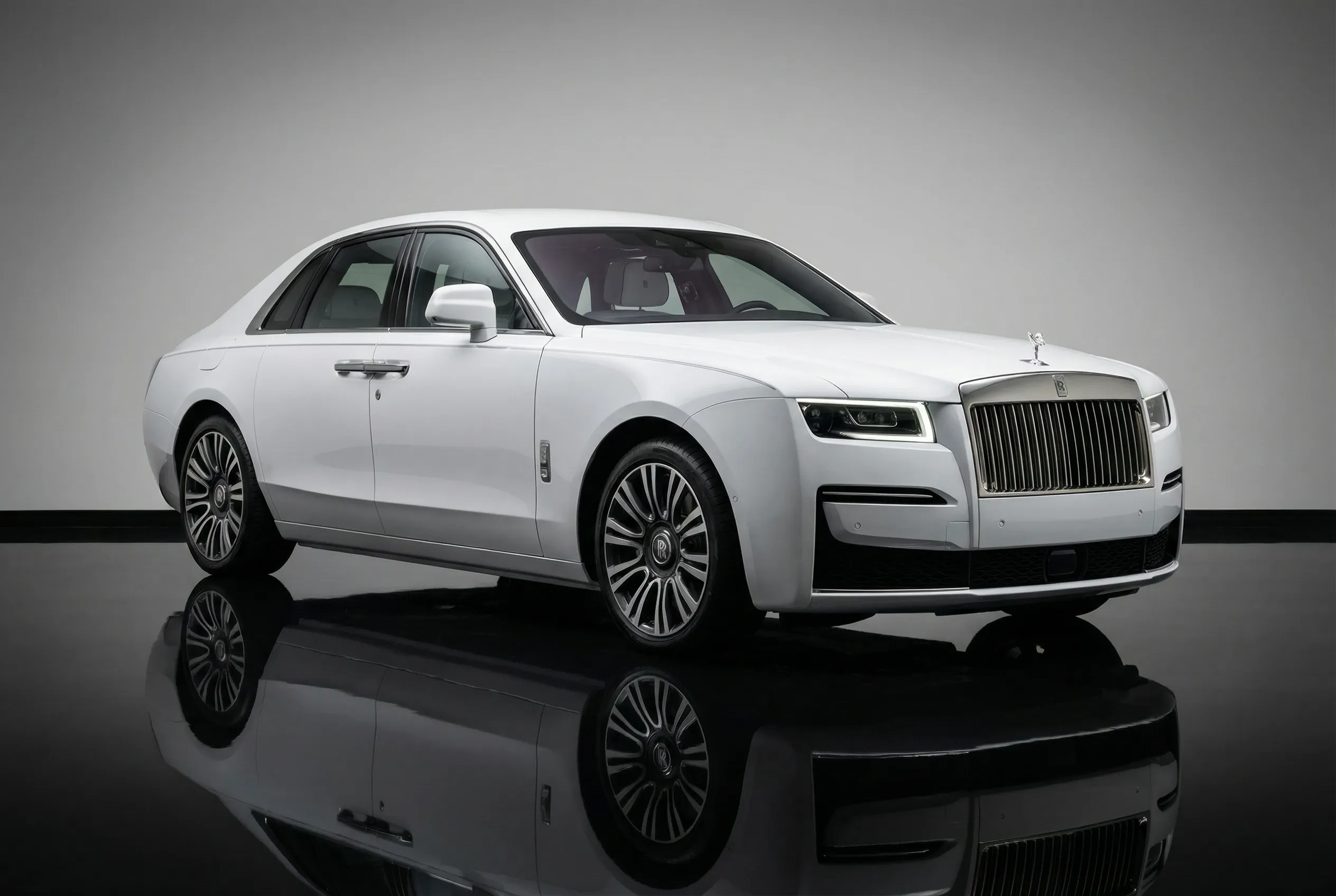 ROLLSROYCE Ghost - Image 3