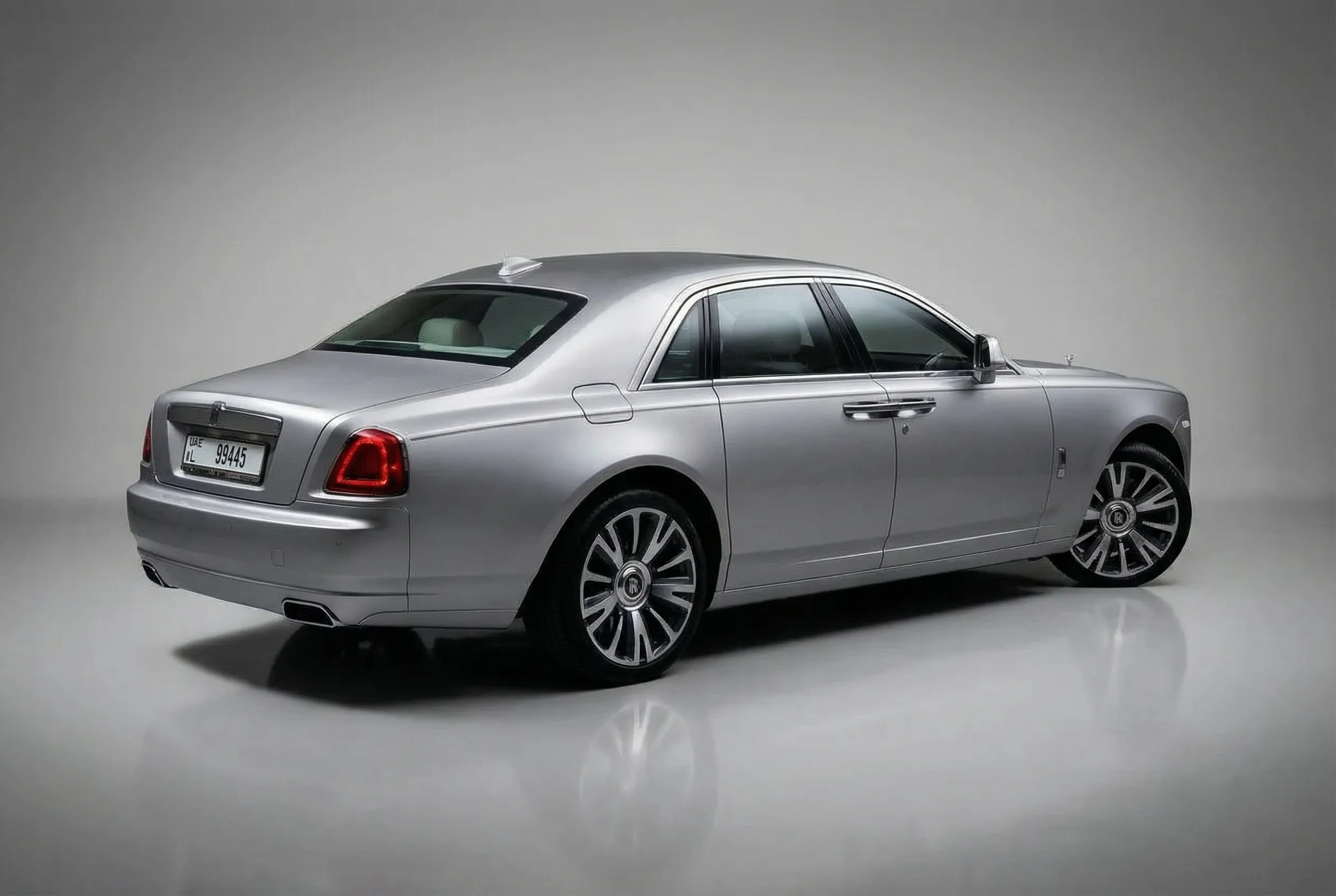 ROLLSROYCE Ghost Legacy - Image 4